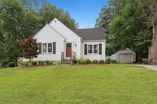 4004 Franklin Ave, Des Moines, IA 50310