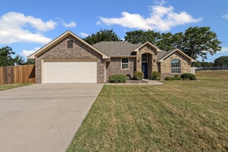306 Knob Hill Dr, Granbury, TX 76048