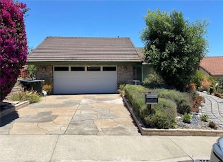 25522 Mackenzie St, Laguna Hills, CA 92653