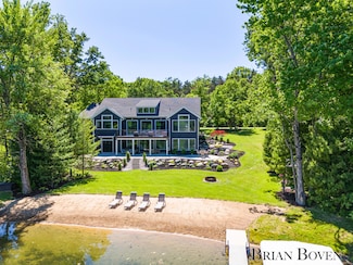 12924 Sandyside Dr, Gowen, MI 49326