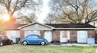 4813 King James Dr, Pascagoula, MS 39581