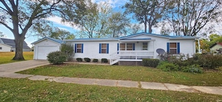 9365 Jackson St, Keensburg, IL 62852