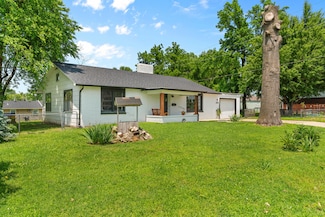 603 W Jackson St, Bolivar, MO 65613
