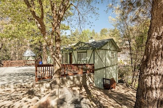 32296 Fern Dr, Running Springs, CA 92382