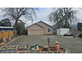 2021 Inland Way, Springfield, OR 97477