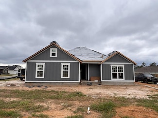 212 Barry Field Cir, Hahira, GA