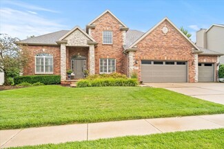 2807 Stevenson Dr, Bloomington, IL 61704