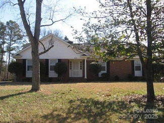 9124 Sandburg Ave, Charlotte, NC 28213