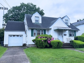 72 Washington Ave, Elmwood Park, NJ 07407