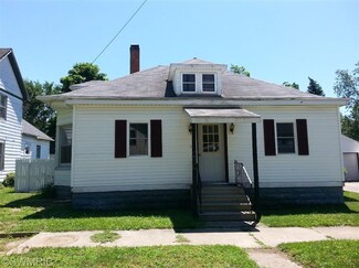 411 Elm St, Watervliet, MI 49098