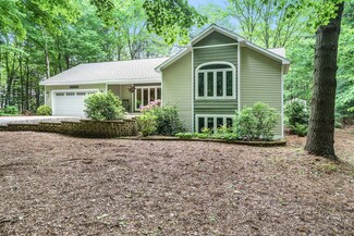 10892 Lakeshore Dr, West Olive, MI 49460