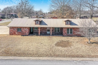 1112 Hillcrest Ave, Tahlequah, OK 74464