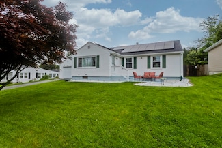 83 Chalmers St, Springfield, MA 01118