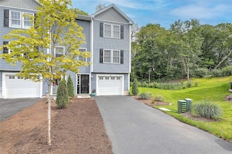 46 Stone Bridge Dr, South Kingstown, RI 02879