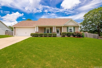 101 Willow Point Dr, Benton, AR 72015