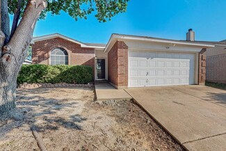 628 Bluejay Dr, Saginaw, TX 76131