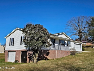 100 Steven Ln, Harriman, TN 37748