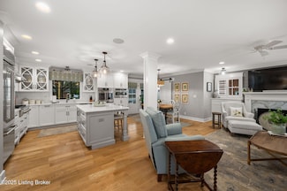 6810 Dartmoor Dr, Louisville, KY 40222