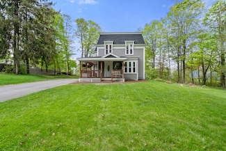 23 Schoolhouse Rd, Templeton, MA 01468