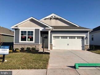 8 Chokeberry Dr, Gettysburg, PA 17325