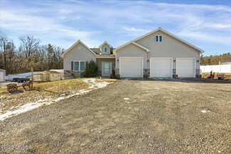 560 Wh Troup Rd, Lewisburg, PA 17837