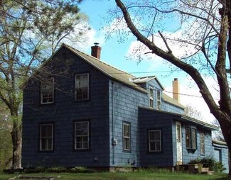 90 Summer St, Lisbon, ME 04252