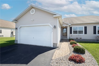 4976 Wintersweet Dr, Liverpool, NY 13088