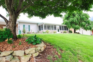 1375 Roberts Matthews Hwy, Sparta, TN 38583