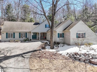 10996 Trillium Ct, Traverse City, MI 49686