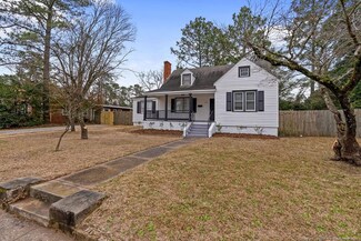 206 Sherman Dr, Fayetteville, NC 28301