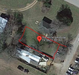 704 Hill St, Smithville, TX 78957