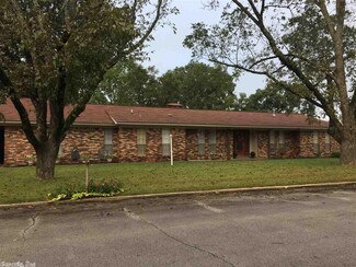 1210 Grove St, Nashville, AR 71852