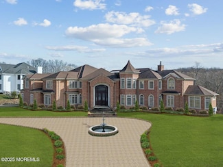 11 Grasmere Ct, Livingston, NJ 07039