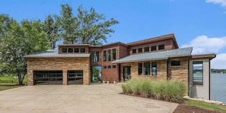 68448 Beechwood Dr, Dowagiac, MI 49047