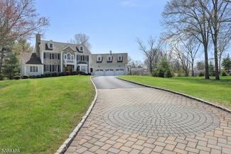 82 Queen Anne Dr, Basking Ridge, NJ 07920