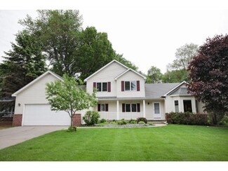 476 Old Farm Rd, Saint Paul, MN 55126