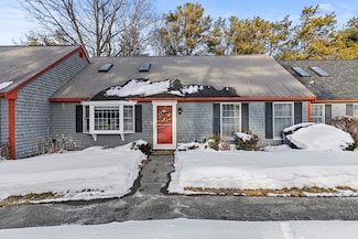 14 Ward Cir, Brunswick, ME 04011
