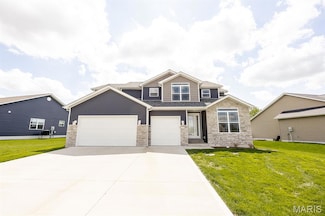 135 Reagan Dr, Troy, IL 62294