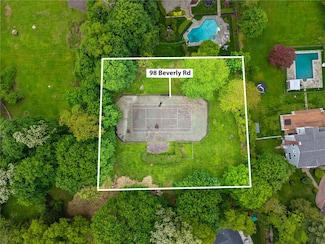 98 Beverly Rd, New Rochelle, NY 10804