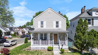 34 James St, South River, NJ 08882