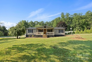 374 Big Hungry Rd, Flat Rock, NC 28731