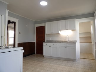 172 Woodland St Unit 2, Bristol, CT 06010