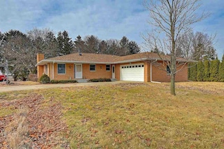 2362 Garfield Ave, West Liberty, IA 52776