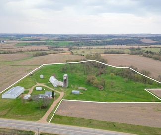 5463 Wisconsin 11, South Wayne, WI 53587