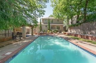 1109 Tedford Way, Nichols Hills, OK 73116