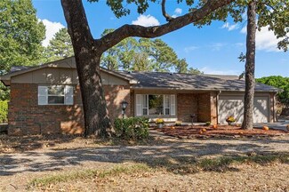 14215 E Glenwood Dr, Claremore, OK 74019