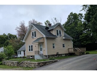 9 Emily St, Worcester, MA 01606