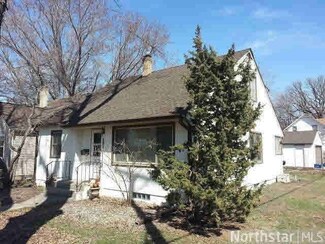 1922 1922 Malvern St, Lauderdale, MN 55113