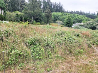 2795 Oliver, Crescent City, CA 95531