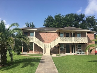 704 Avenue B, La Marque, TX 77568